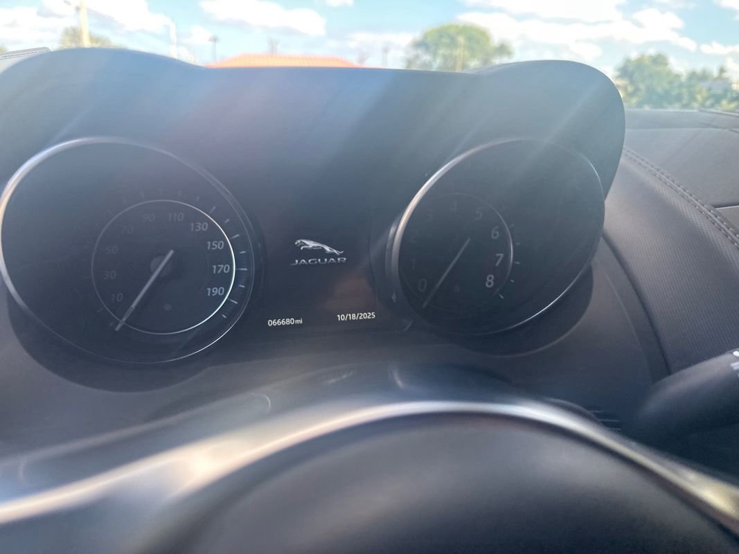 Used 2018 Jaguar F-TYPE Coupe image 13