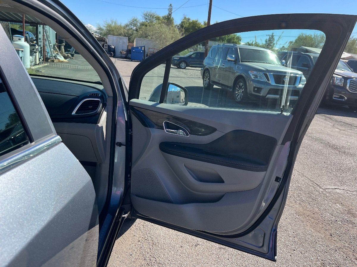 Used 2015 Buick Encore FWD image 36