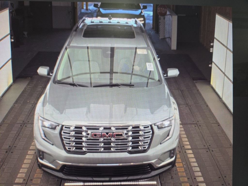 Used 2024 GMC Acadia Denali image 18