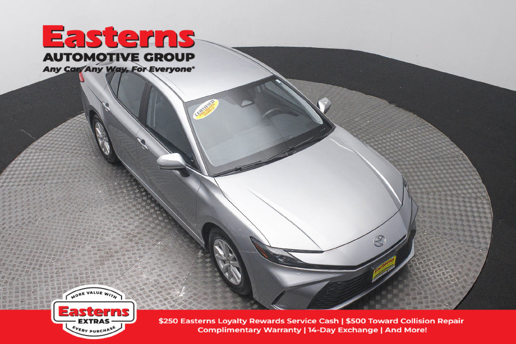 Used 2025 Toyota Camry LE w/ Convenience Package FWD image 4