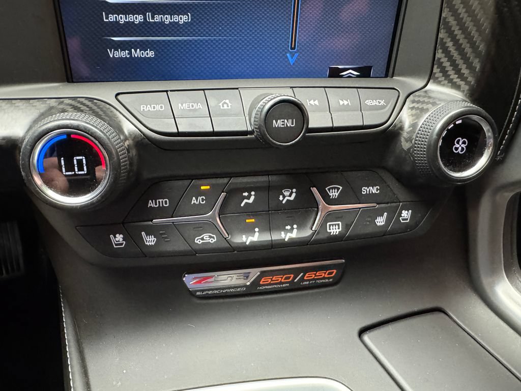 Used 2015 Chevrolet Corvette Z06 w/ 3LZ Preferred Equipment Group RWD image 19