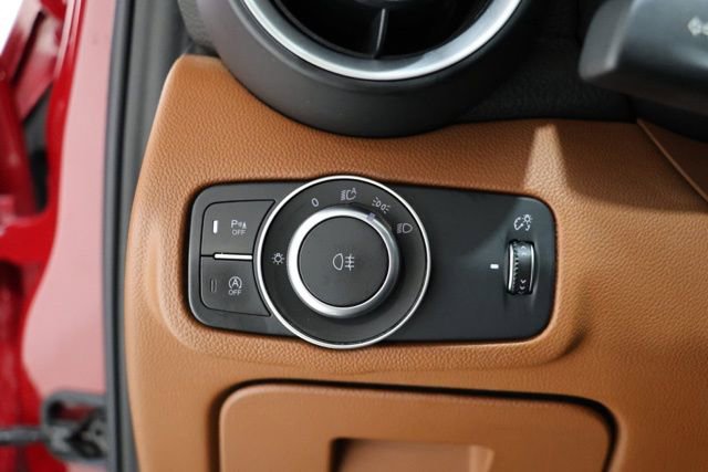 Used 2020 Alfa Romeo Giulia Ti w/ Active Blind Spot Package image 18