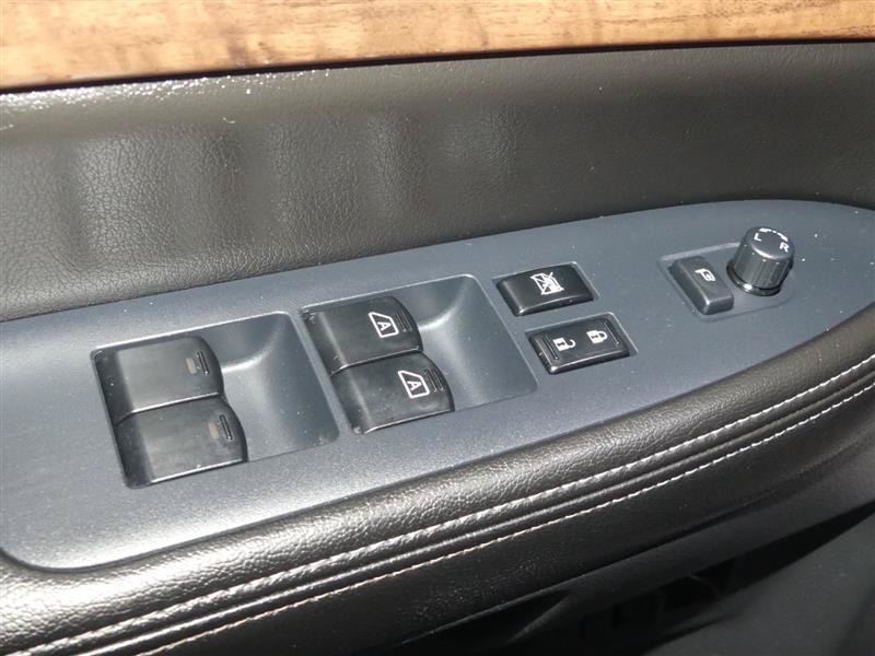 Used 2014 Nissan Armada Platinum w/ 2nd Row Captain Seat Package AWD/4WD image 17