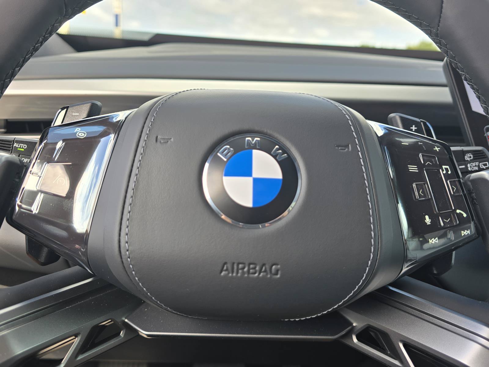 New 2027 BMW X5 xDrive40i w/ M Sport Package AWD/4WD image 22