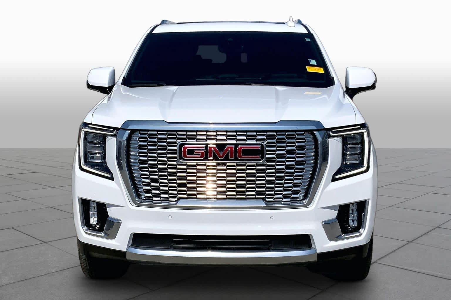 Used 2023 GMC Yukon Denali w/ Denali Reserve Package AWD/4WD image 4