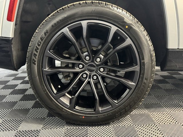 Used 2024 Jeep Grand Wagoneer Series III w/ Rear-Seat Entertainment Group image 36