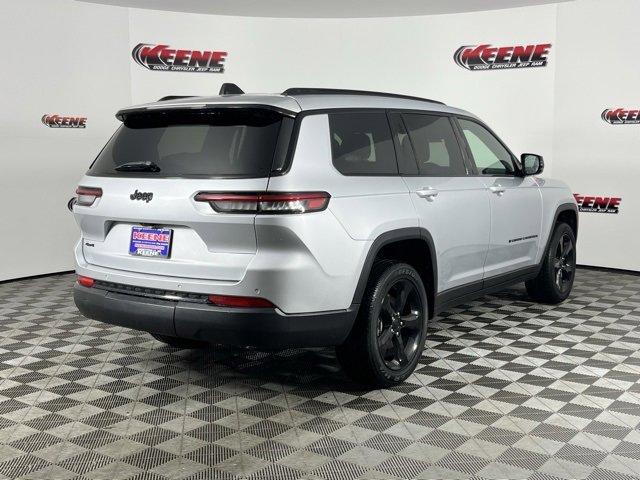 New 2025 Jeep Grand Cherokee L Altitude image 3