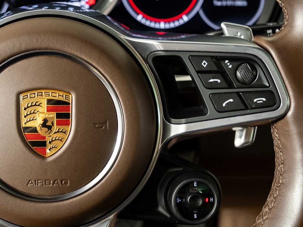 Certified 2023 Porsche Cayenne Platinum Edition image 11