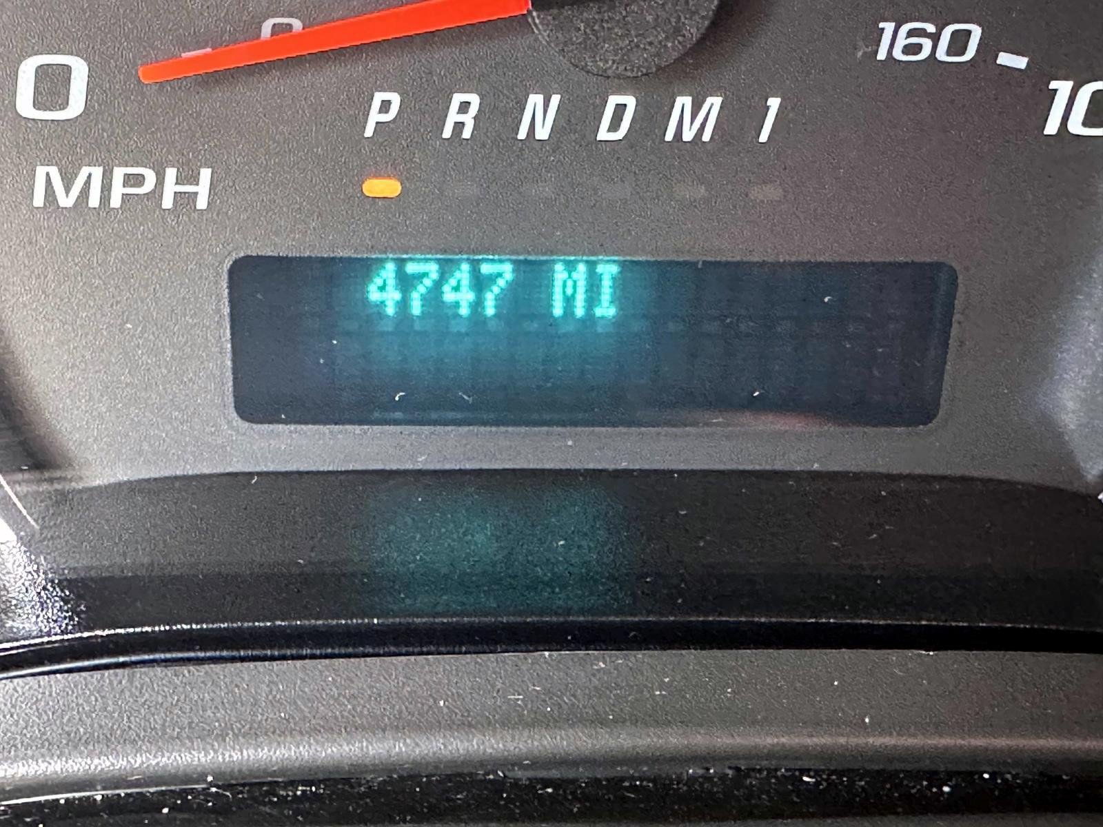 Used 2025 Chevrolet Express 2500 RWD image 30