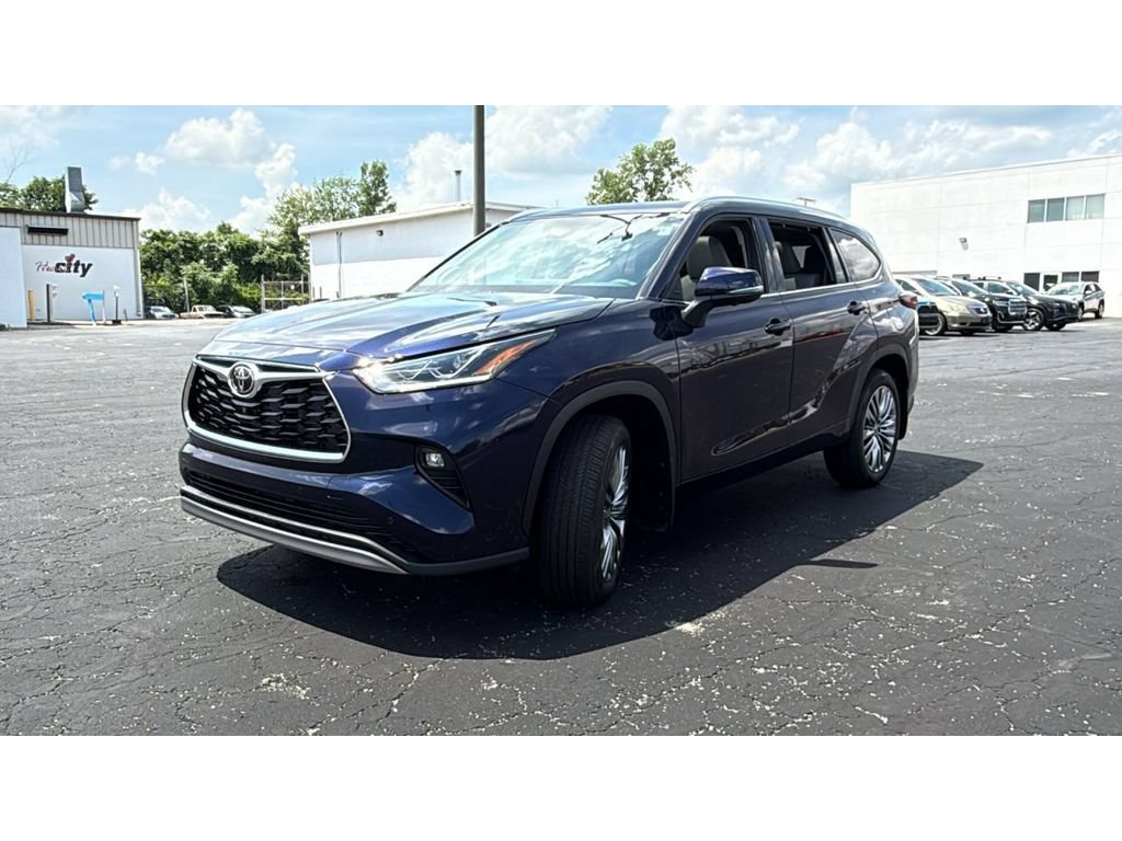 New 2026 Toyota Highlander Platinum AWD/4WD image 3