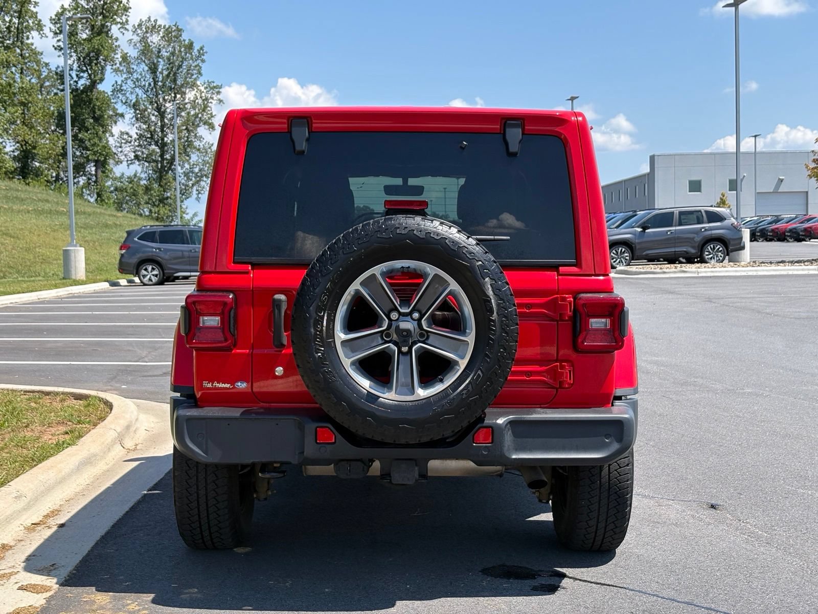 Used 2019 Jeep Wrangler Unlimited Sahara AWD/4WD image 10