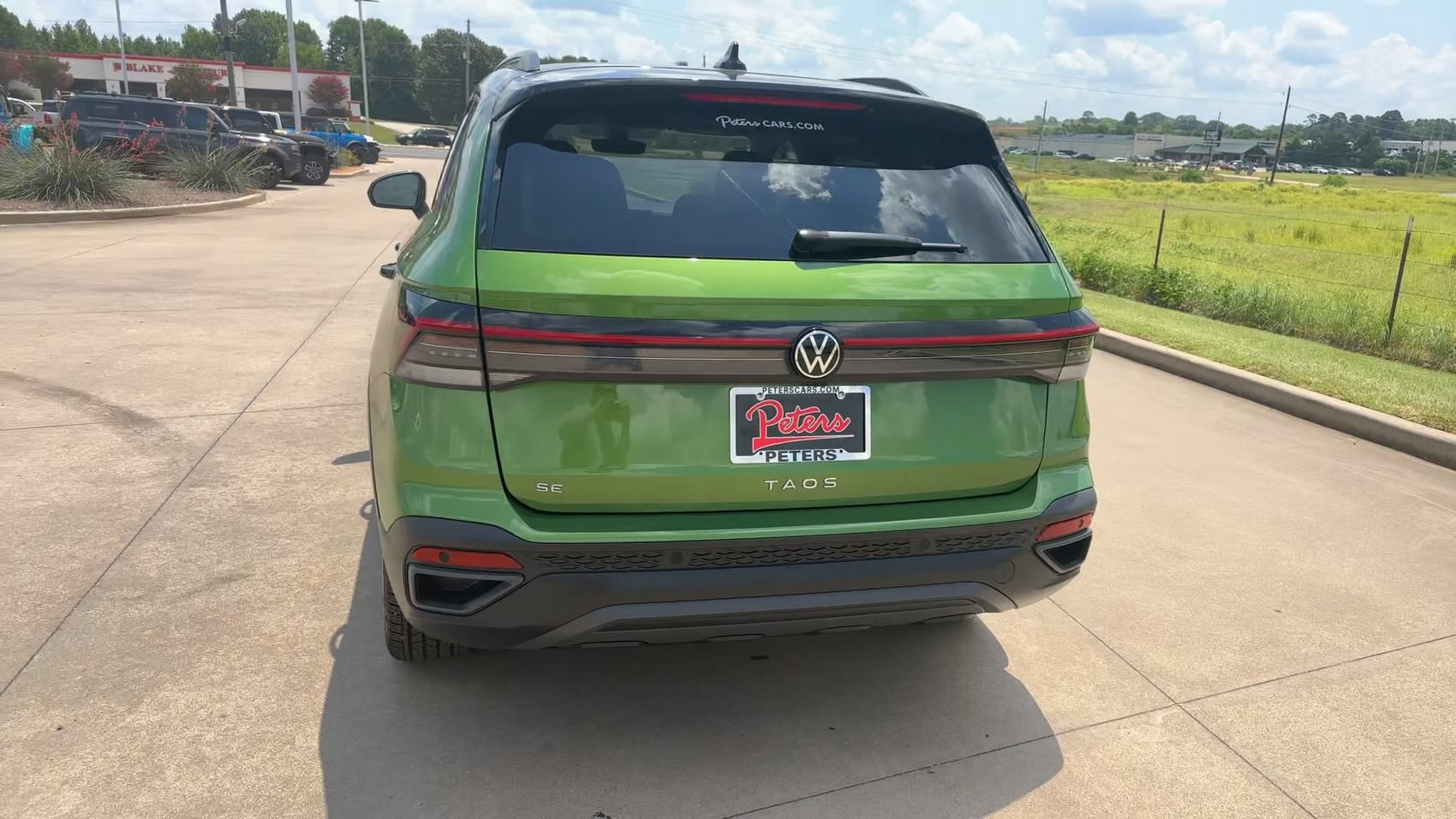 Used 2025 Volkswagen Taos SE FWD image 7