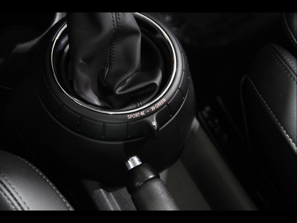 Used 2015 MINI Cooper S image 13