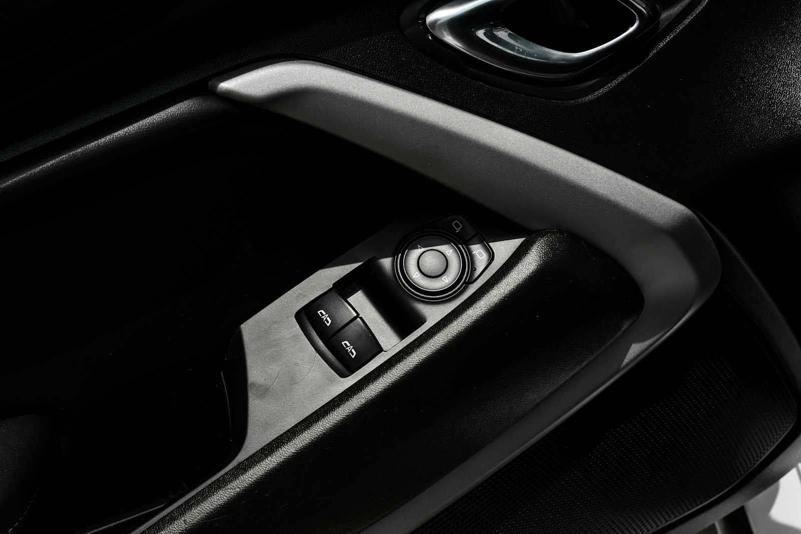Used 2021 Chevrolet Camaro SS RWD image 34
