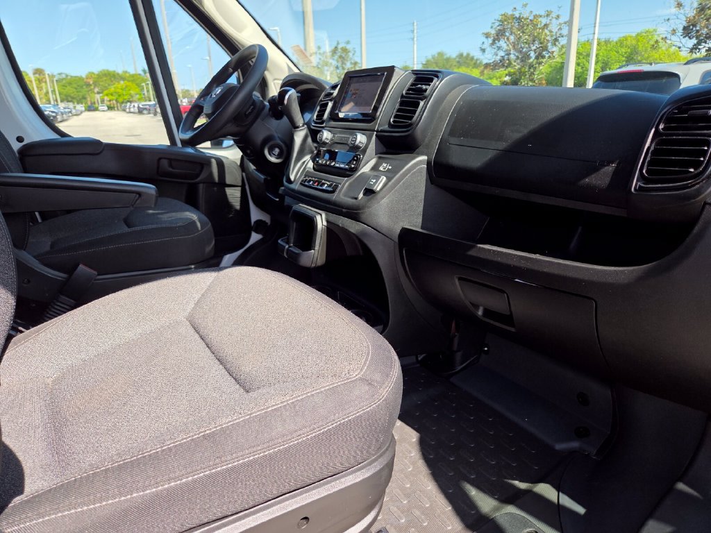 Used 2025 RAM ProMaster 2500 w/ U-Haul Equipment Group FWD image 14
