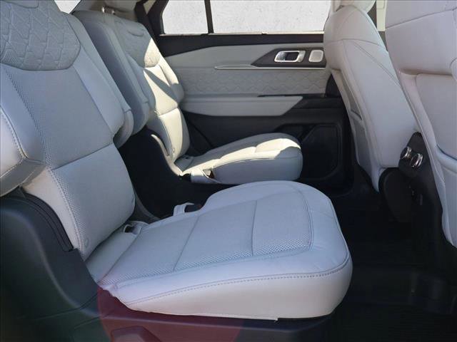 Used 2025 Ford Explorer Platinum w/ Ultimate Package AWD/4WD image 26