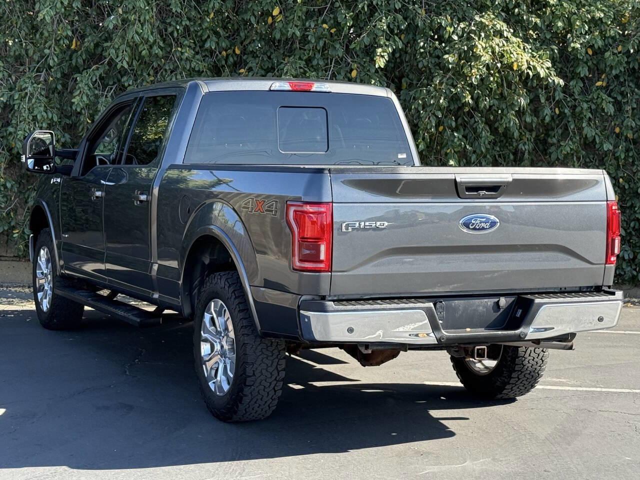 Used 2017 Ford F150 Lariat w/ Equipment Group 501A Mid image 5