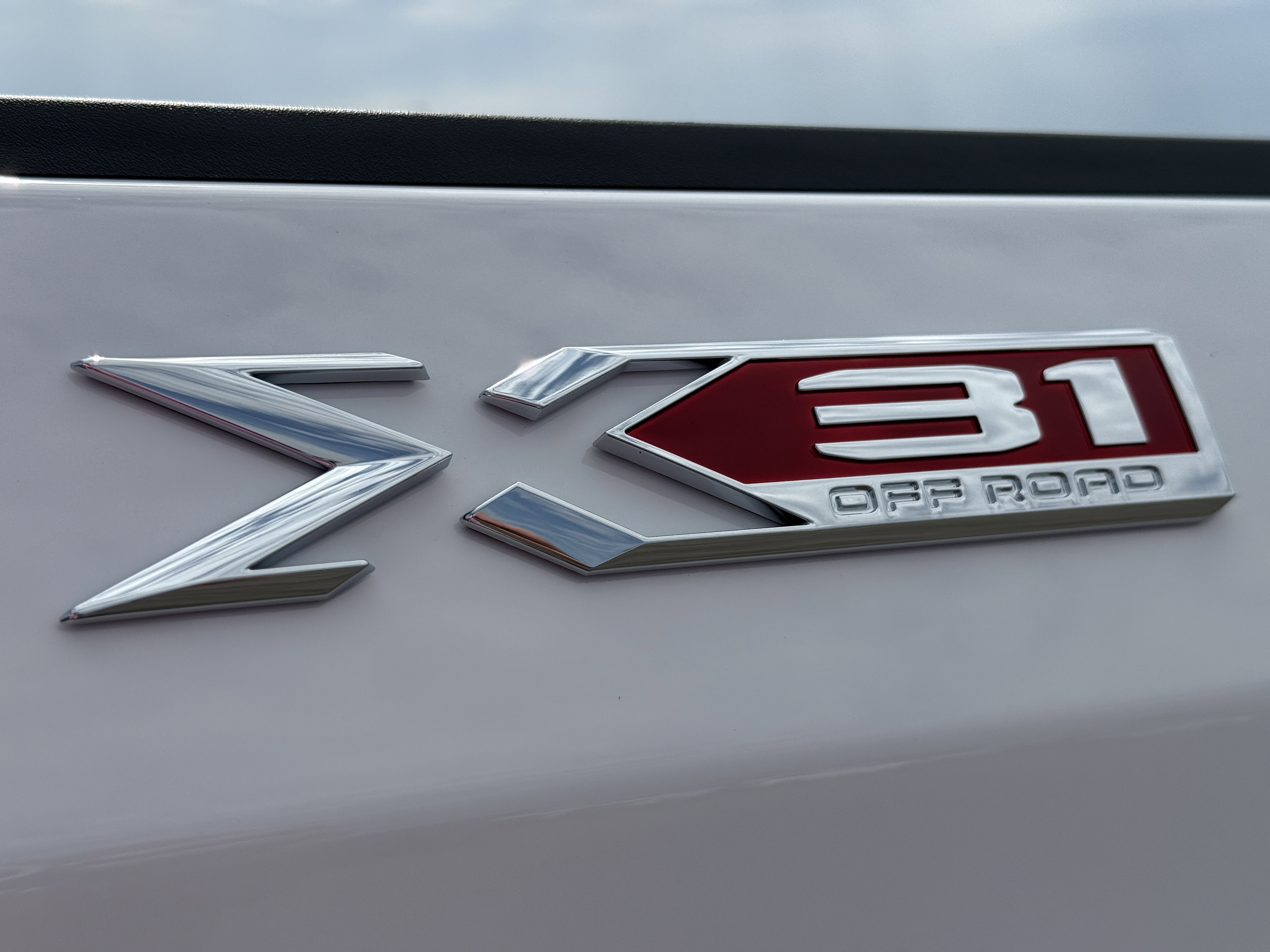 New 2026 GMC Sierra 1500 SLE image 12