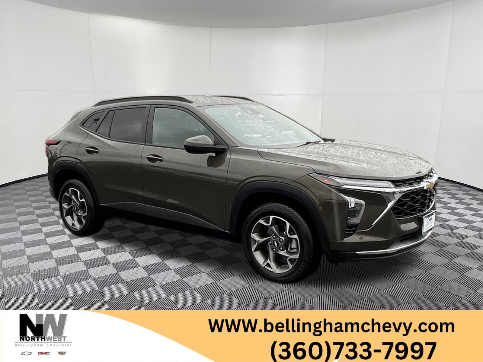 Used 2024 Chevrolet Trax LT FWD image 1