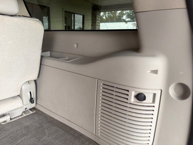 Used 2013 Chevrolet Suburban LT w/ Luxury Package image 34