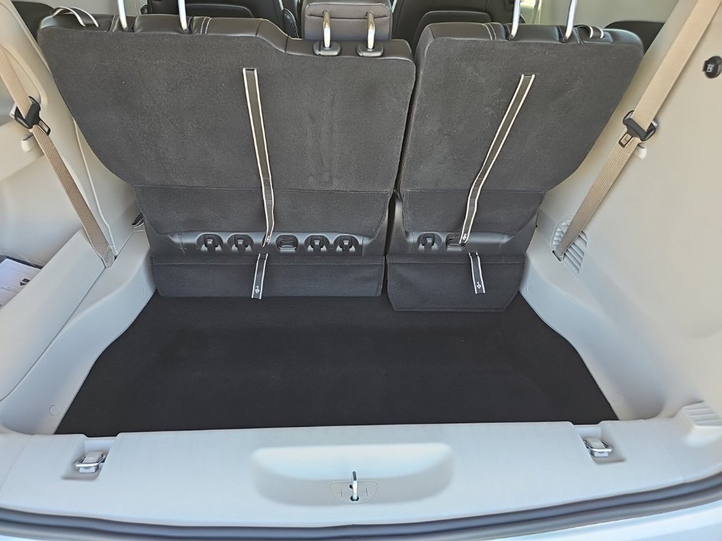 Certified 2024 Chrysler Pacifica Touring-L FWD image 22