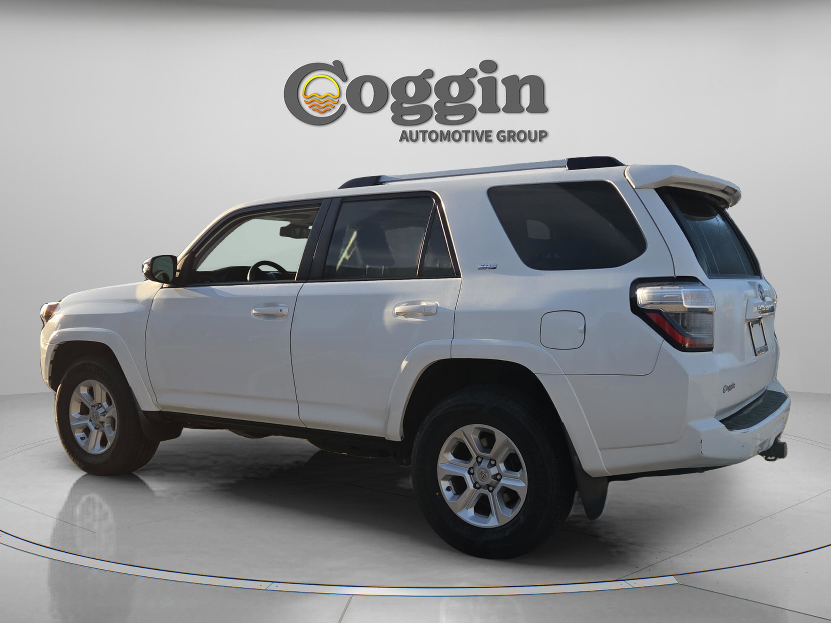 Used 2021 Toyota 4Runner SR5 Premium w/ Moonroof Package image 4