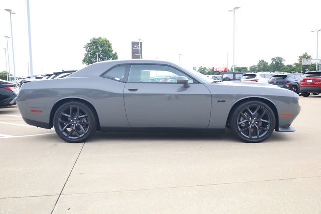 Used 2023 Dodge Challenger R/T w/ Blacktop Package RWD image 4