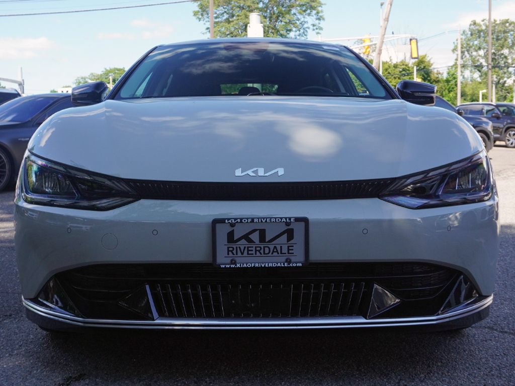 Used 2022 Kia EV6 Wind RWD image 11