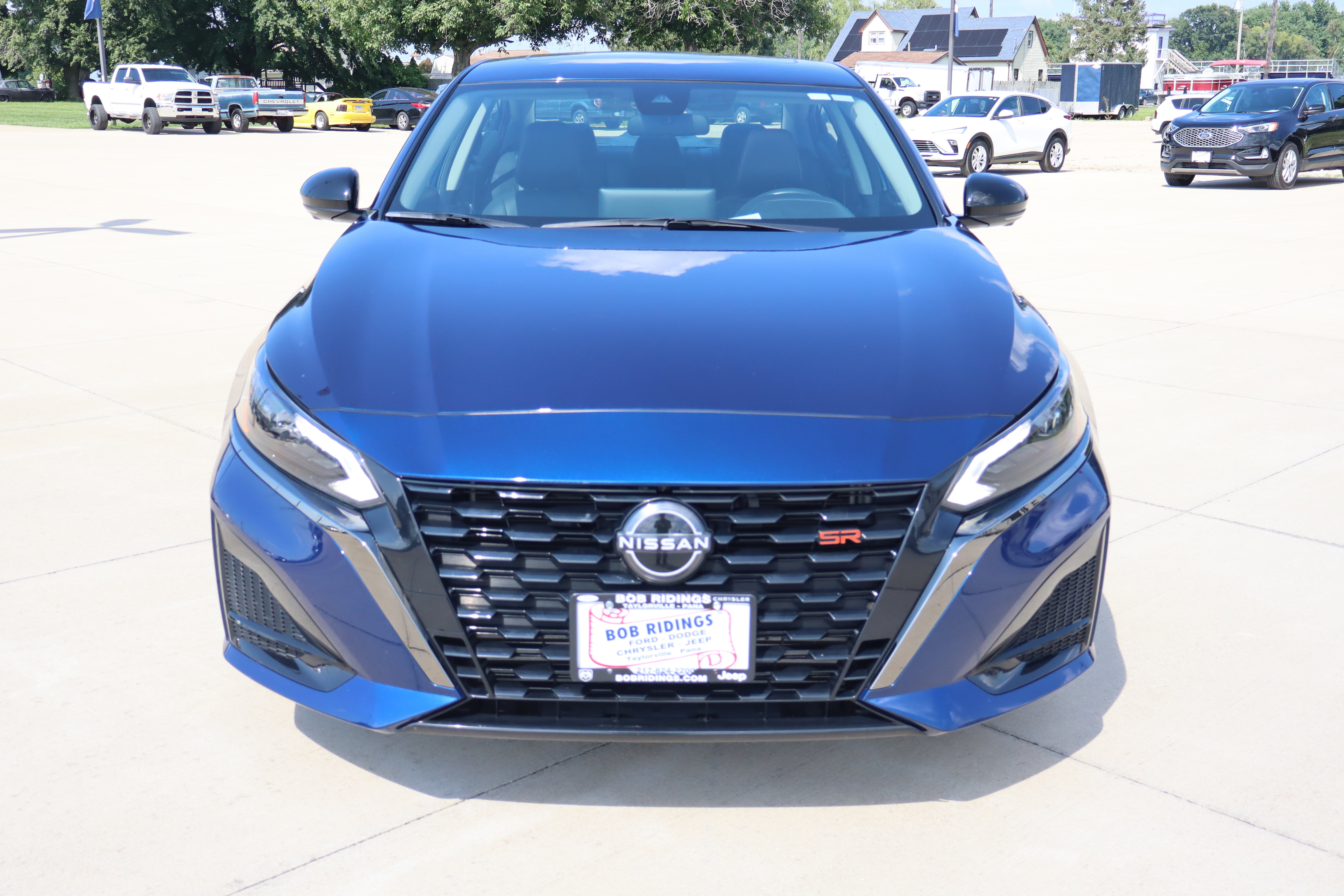 Used 2023 Nissan Altima 2.0 SR FWD image 3