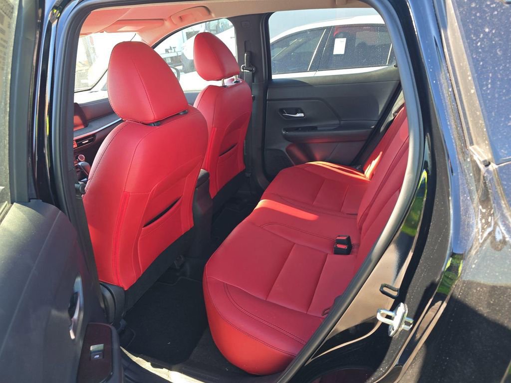 Used 2025 Nissan Kicks SV w/ Illumination Package image 10