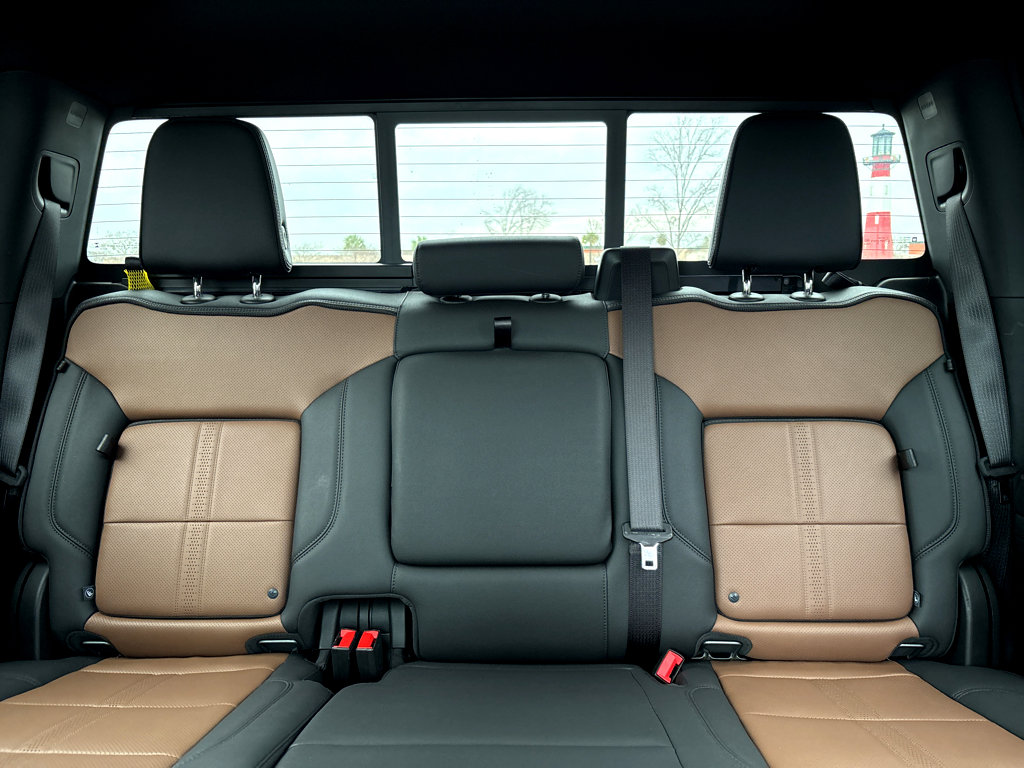 Used 2024 Chevrolet Silverado 2500 High Country w/ High Country Premium Package image 6