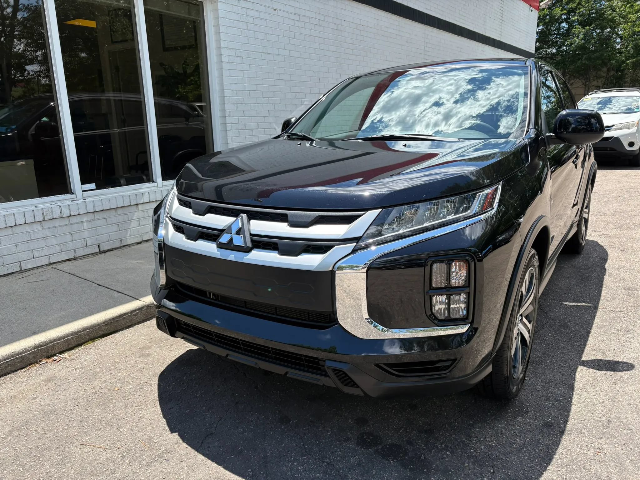 Used 2025 Mitsubishi Outlander Sport AWD image 2