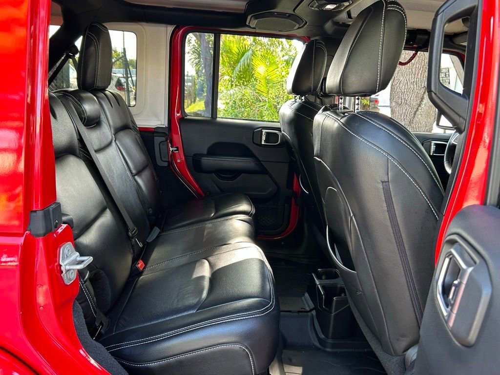 Used 2018 Jeep Wrangler Unlimited Sahara AWD/4WD image 41