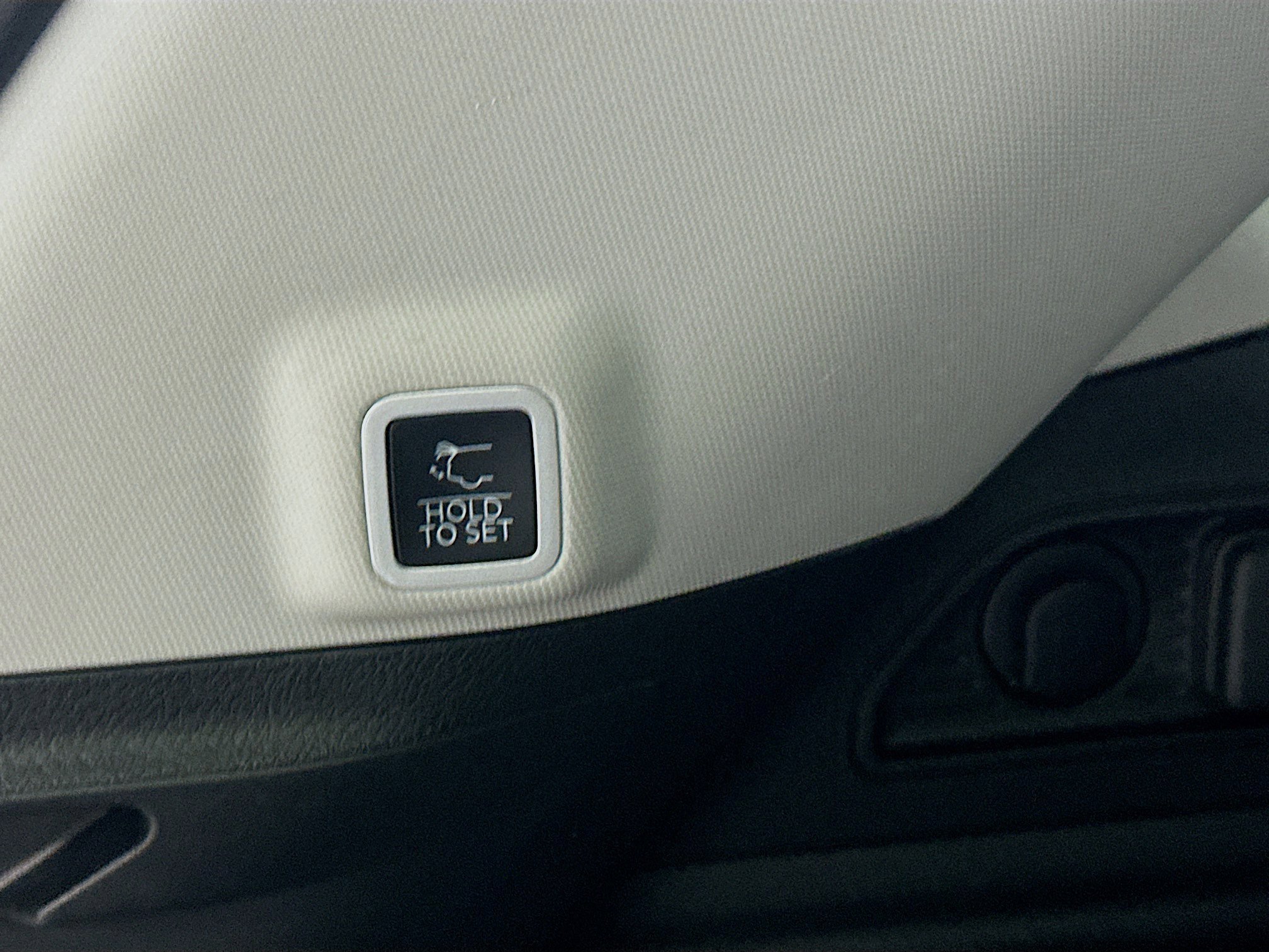 Used 2022 Jeep Grand Cherokee Limited 4xe image 32