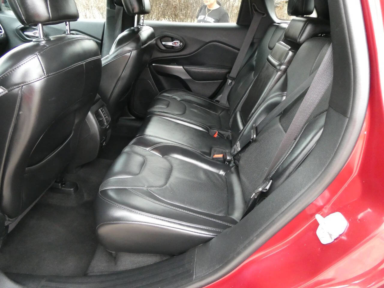 Used 2019 Jeep Cherokee Limited image 22