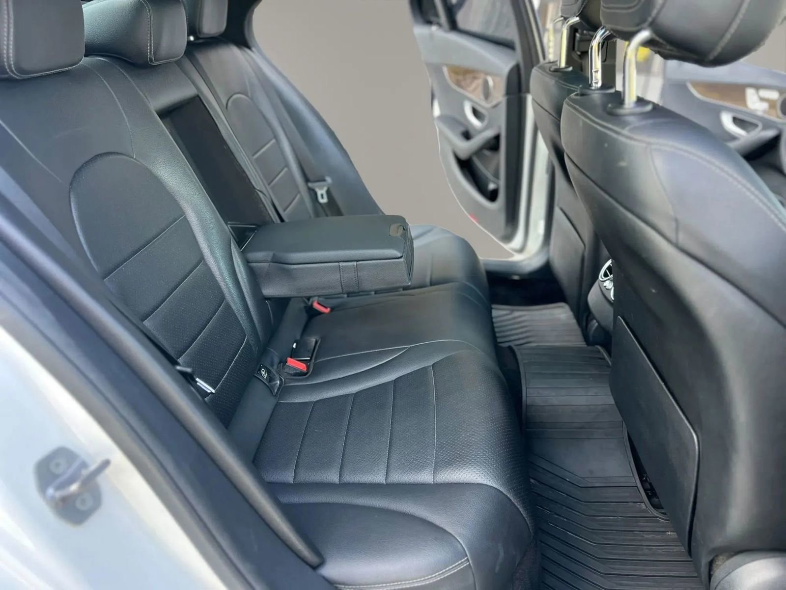 Used 2018 Mercedes-Benz C 300 Sedan w/ Premium Package image 10