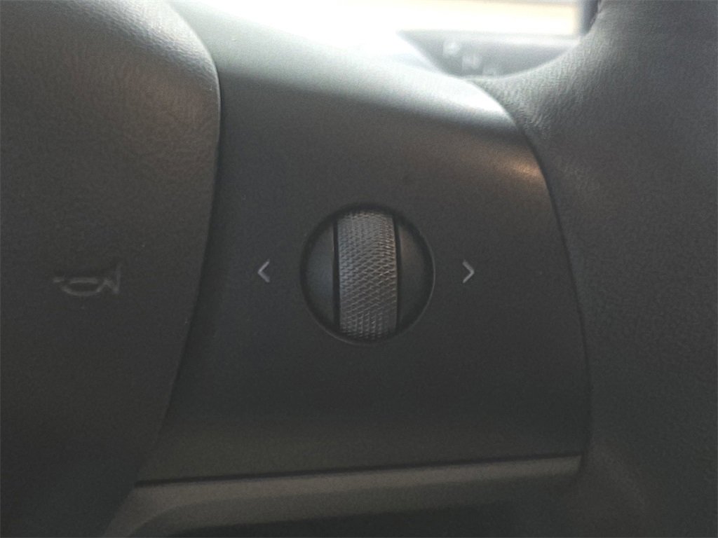 Used 2023 Tesla Model Y Long Range image 18