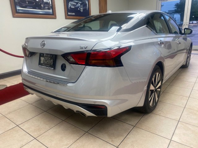 Used 2022 Nissan Altima 2.5 SV w/ SV Premium Package image 5