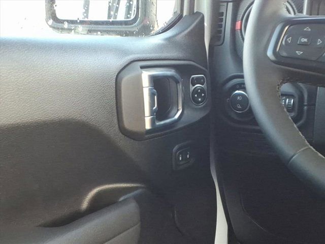 New 2026 Jeep Gladiator Rubicon w/ Safety Group AWD/4WD image 13