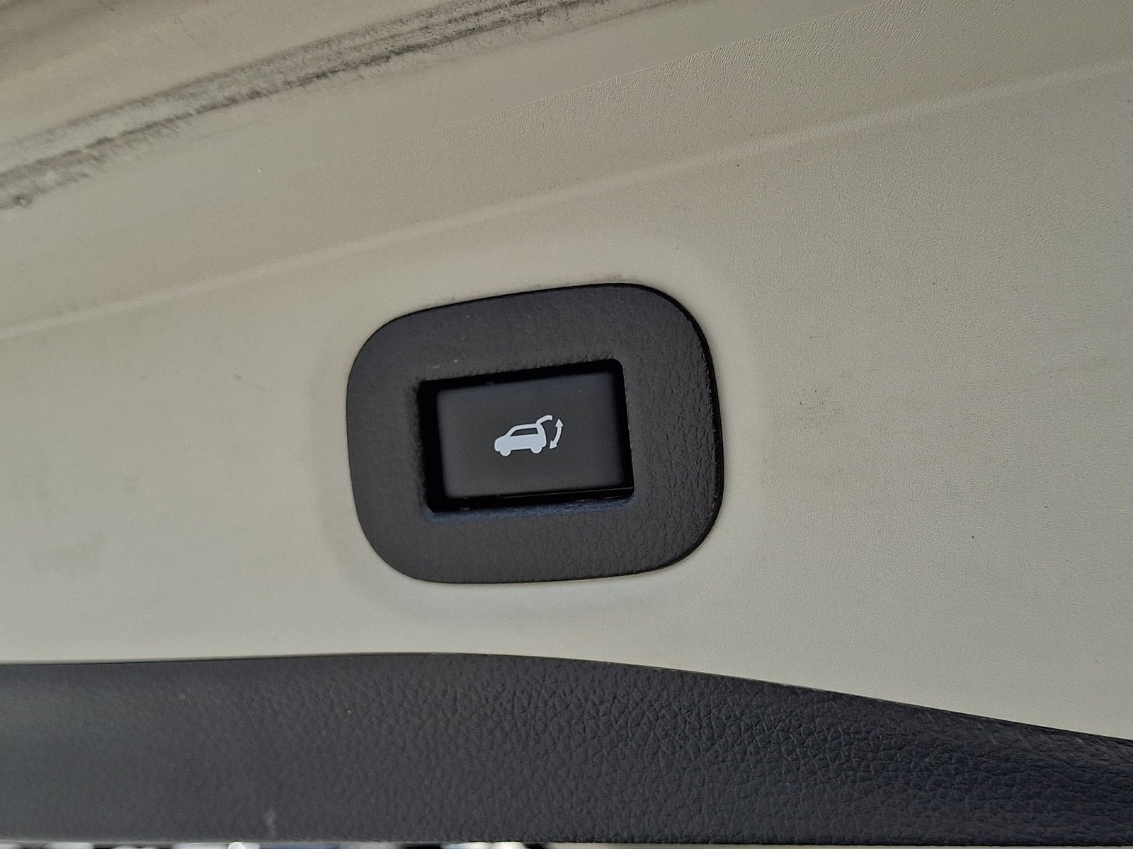 Used 2018 Nissan Rogue SV AWD/4WD image 28