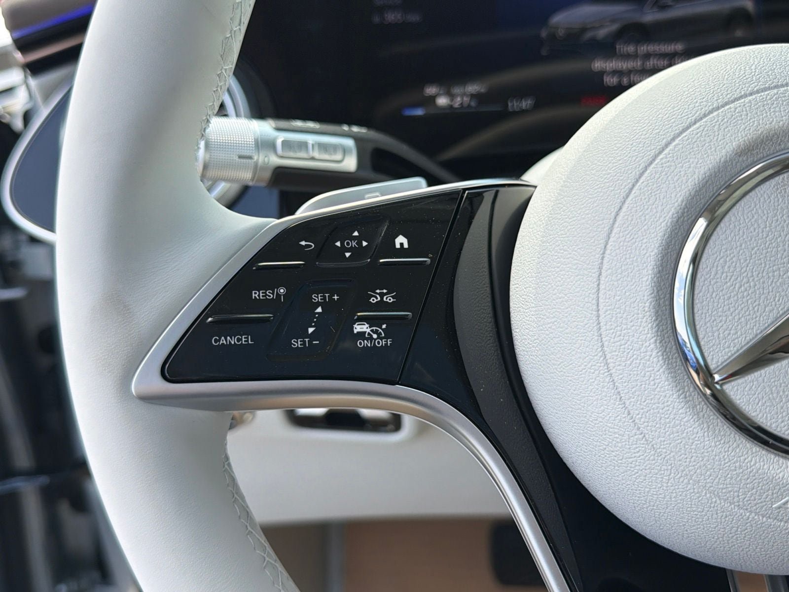 New 2027 Mercedes-Benz EQS 400 4MATIC SUV image 22