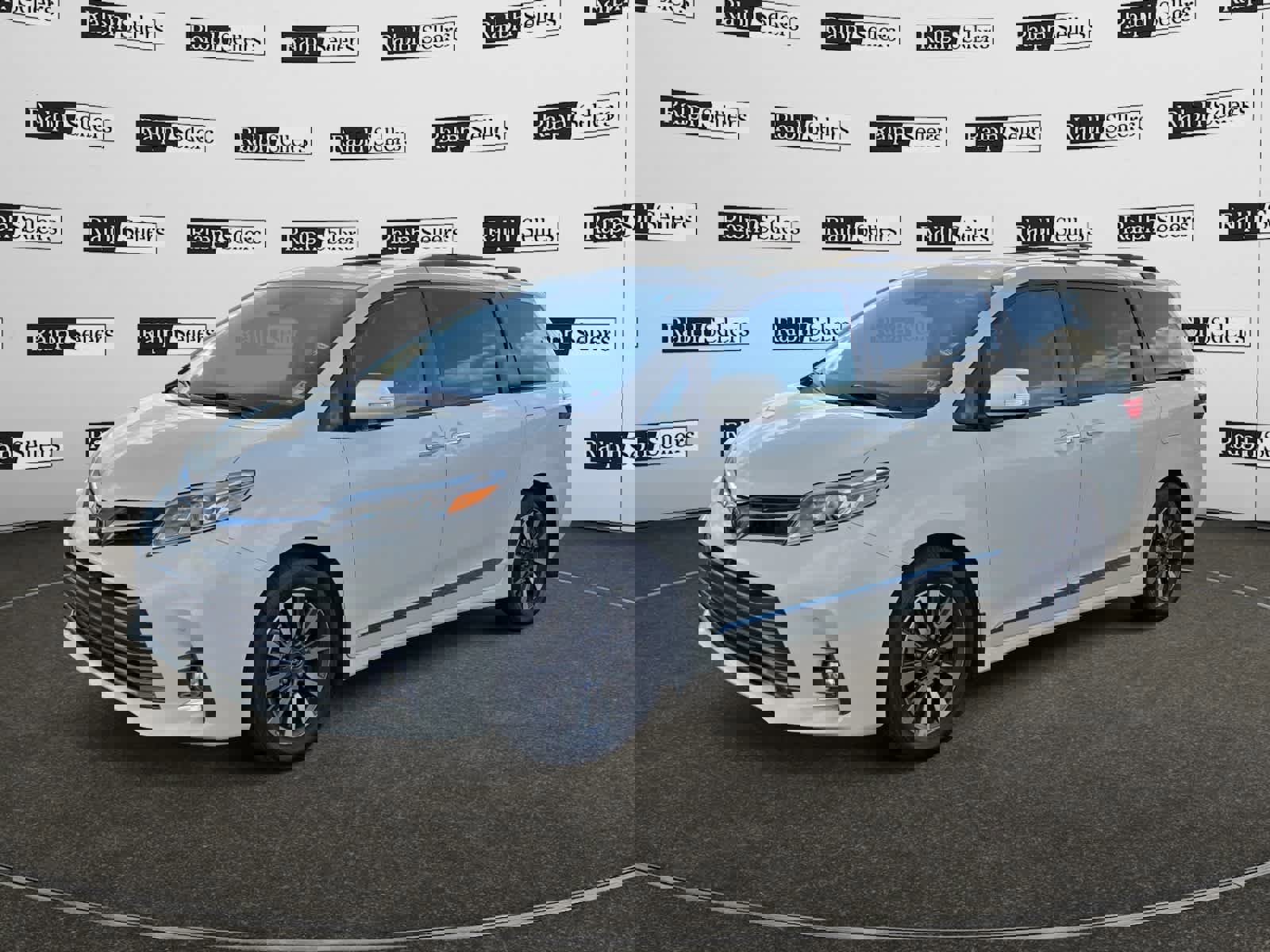 Used 2018 Toyota Sienna Limited Premium image 2