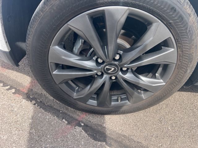 Used 2023 Lexus UX 250h F Sport AWD/4WD image 4