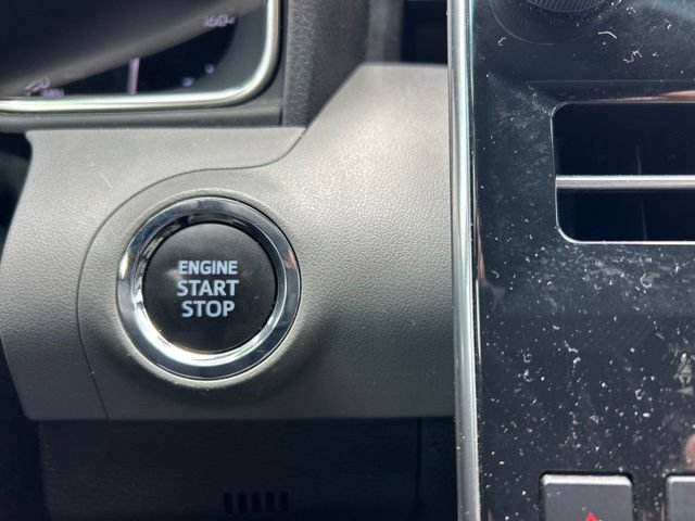 Used 2022 Toyota Avalon XLE FWD image 16