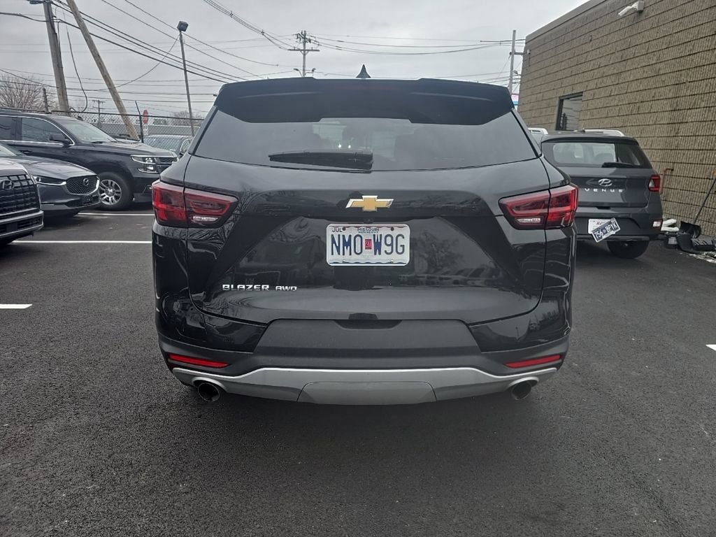 Used 2025 Chevrolet Blazer LT AWD/4WD image 6