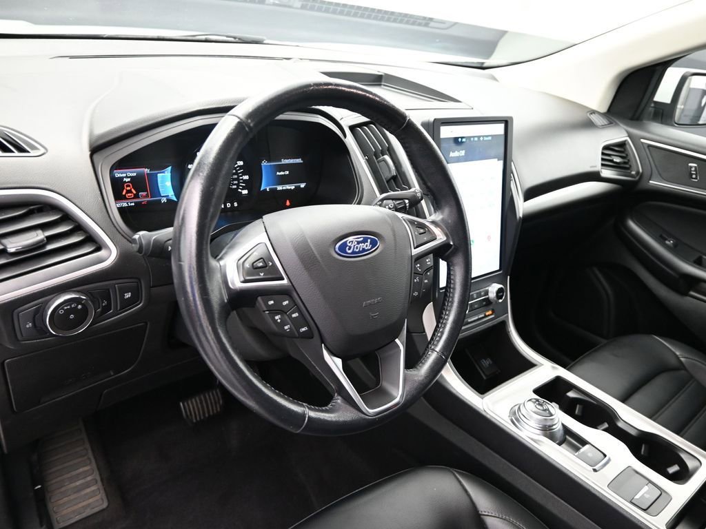 Used 2023 Ford Edge SEL image 16