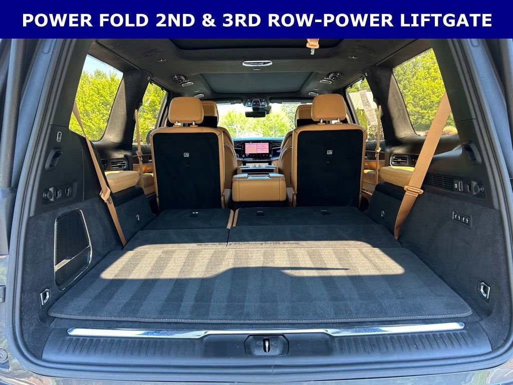 Used 2024 Jeep Grand Wagoneer Series III w/ Rear Seat Video Group 1 AWD/4WD image 20