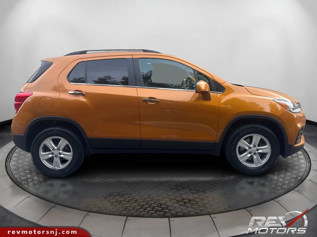 Used 2017 Chevrolet Trax LT w/ LT Convenience Package AWD/4WD image 6