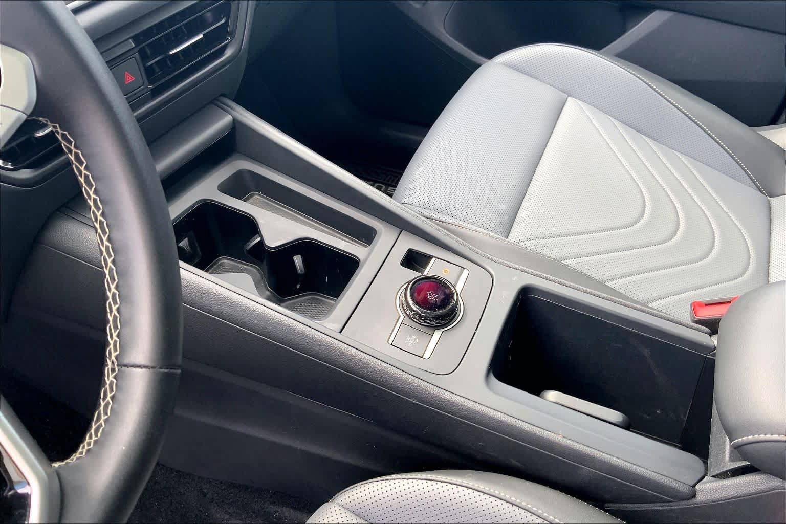 Certified 2026 Volkswagen Tiguan SE FWD image 16
