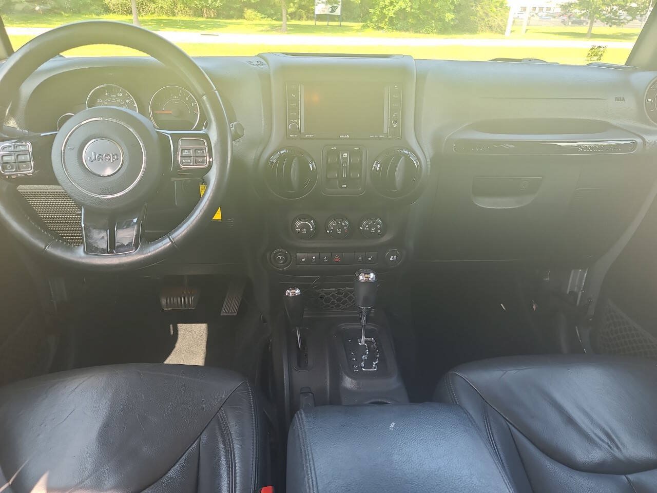 Used 2015 Jeep Wrangler Unlimited Sahara AWD/4WD image 26